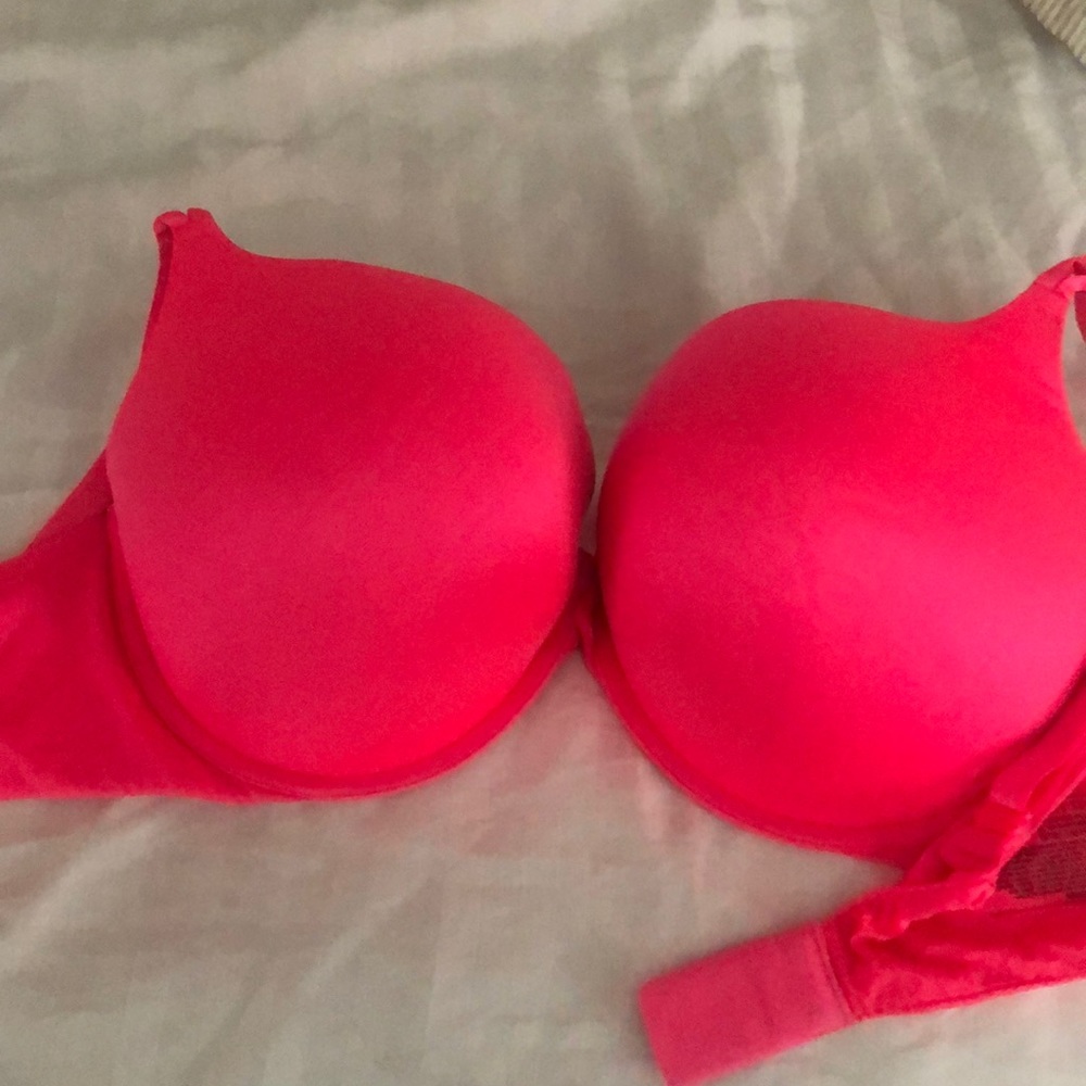 Victoria Secrets Bombshell plunge-Hot pink-38-DD